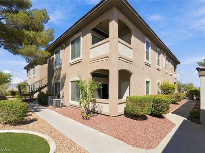 2305 W Horizon Ridge Pkwy APT 211
