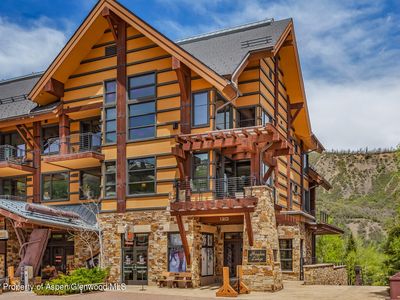 120 Carriage Way #2206