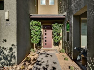 1257 Venue St #102