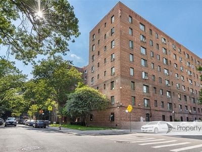 18 Metropolitan Oval APT 1