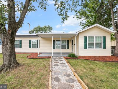 1049 Genine Dr