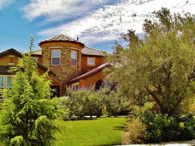 5206 Village Green Ln
