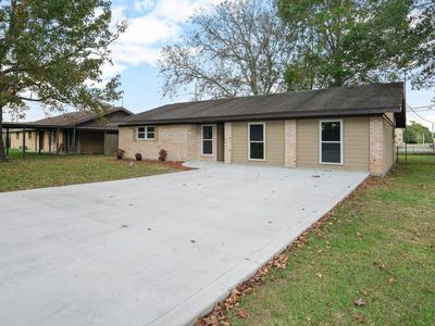 Property at 1347 E Palm Dr, Winnie, TX