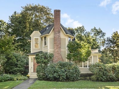 284 Lake Ave