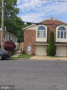 402 Solly Ave