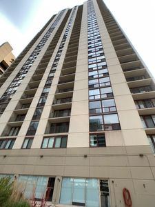 200 N Dearborn St Unit 1002