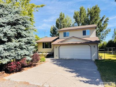 394 W 145 N