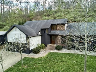 1913 Rocky Step Rd