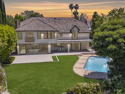 15515 Collina Strada