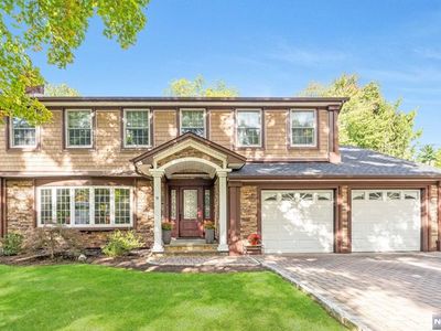 Property at 9 Heritage Ct, Demarest, NJ