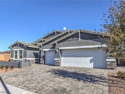 1048 Gentle Swan St