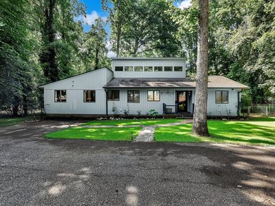 123 Forest Dr