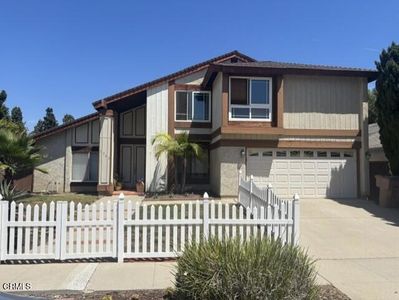 1242 Crestlake Ave