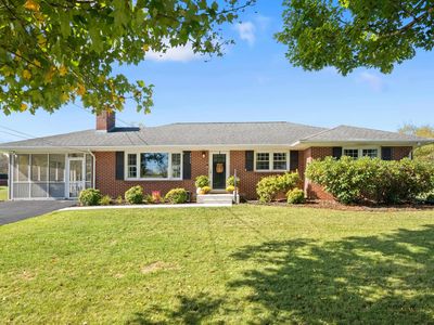 2042 Twin Oaks Ave