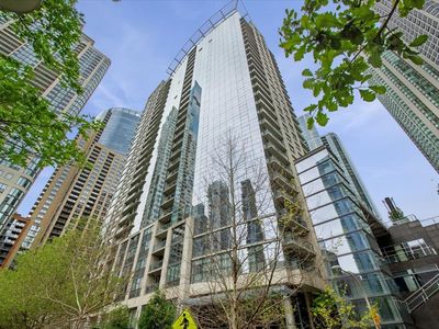 201 N Westshore Dr APT 2006
