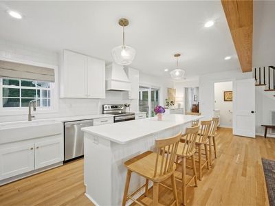 708 Kings Grant Ct