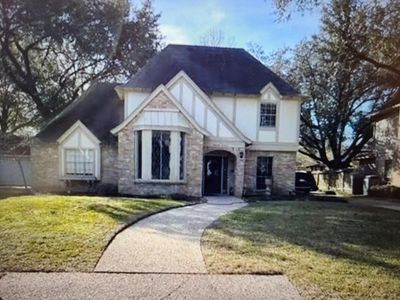 1414 Dominion Dr