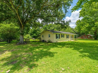 7372 Commodore Rd