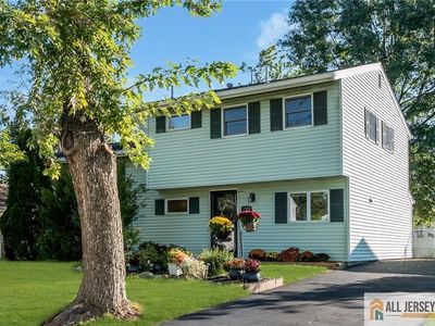 102 Avonridge Rd