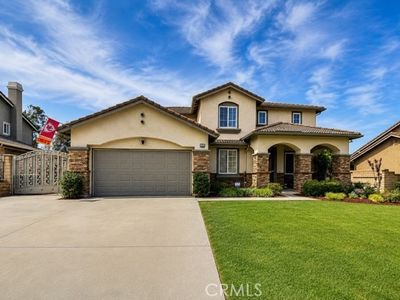 865 Canterbury Ln
