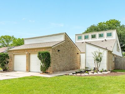 Property at 56 Garland Ct, Lake Jackson, TX