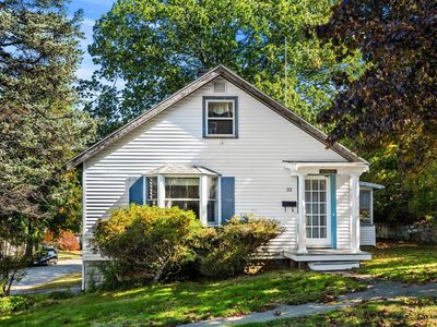 32 Whitney Ave