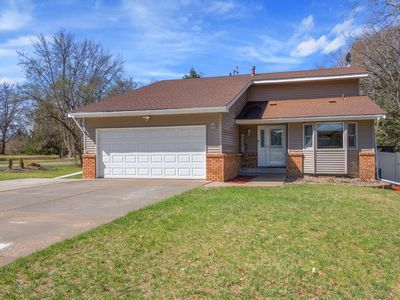 28 W Golden Lake Rd