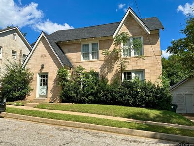 128-130 E Rowland Pl