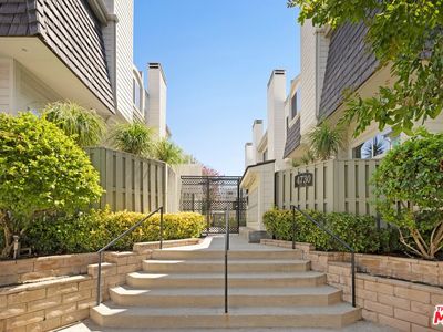 4730 Ben Ave Unit 13