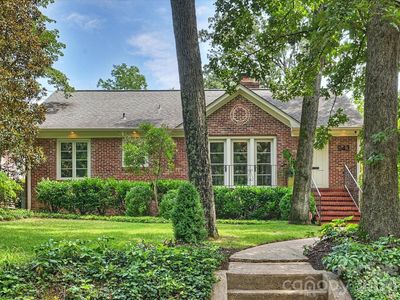 943 Romany Rd