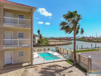 1506 Highway 100 #305