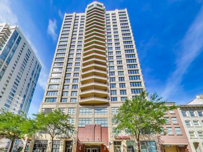 200 N Jefferson St APT 2407
