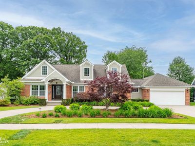 1061 N Renaud Rd