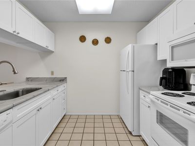 30 Plantation Dr APT 205