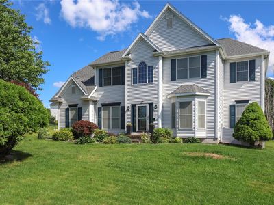 3 Turnberry Dr