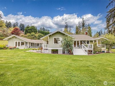 4185 Point White Drive NE