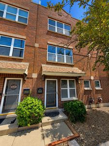 4851 N Pulaski Rd