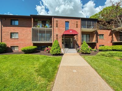 221 Oak St APT 12-15