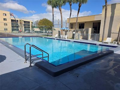 8615 NW 8th St APT 319