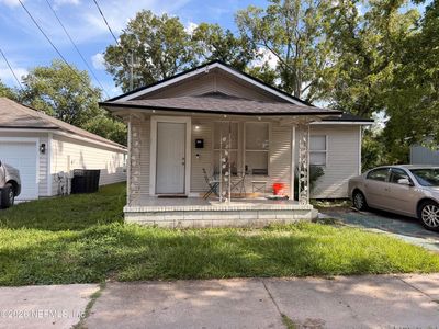 1140 W 25TH Street