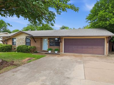 5909 Gayle Dr