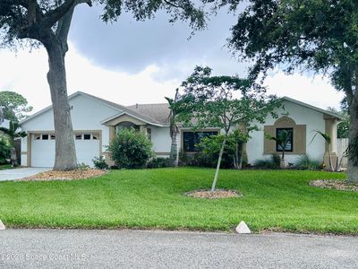 130 Country Woods Pl