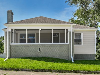 2630 Highland Pl