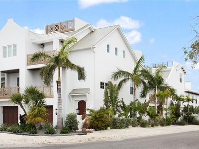 416 Alamanda Rd
