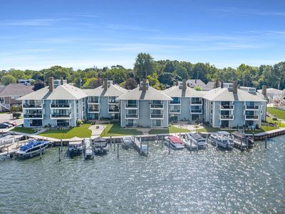 400 Lakeview Ct APT 28