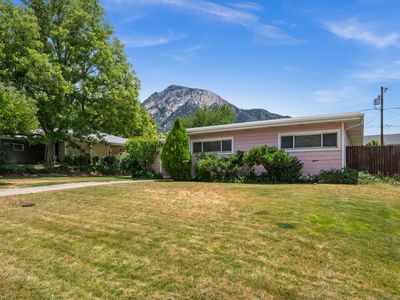 3376 E Birch Cir