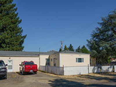 416 W Stewart Ave