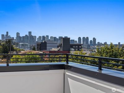 2328 Franklin Avenue E #D