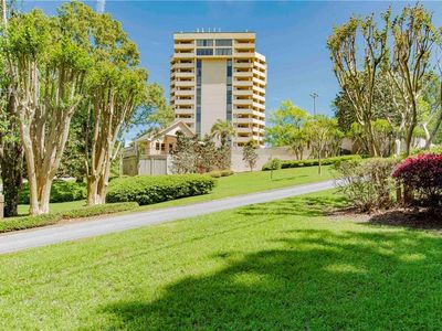 100 Tower Dr APT 202