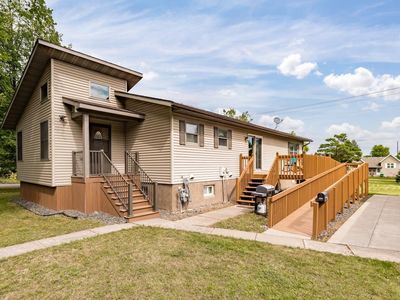 102 E Gary St